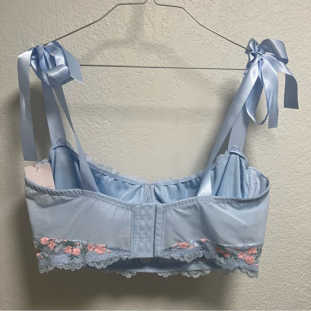 Auden elegant floral